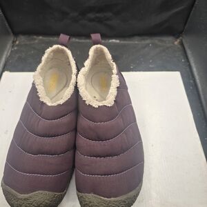 Keen Women's Plum Quilted Slippers